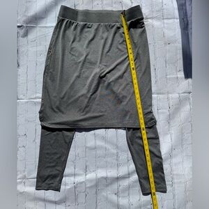 Gray Snoga Athletics Ankle Length Skirted Leggings XL Like New